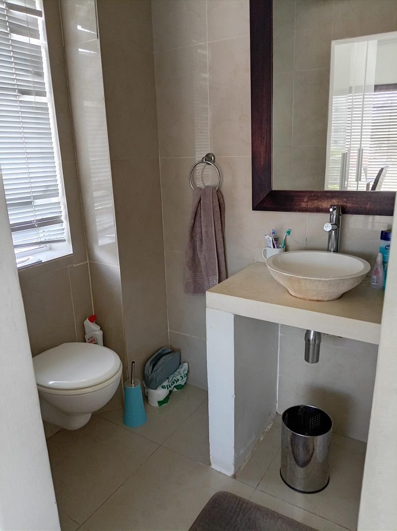 To Let 2 Bedroom Property for Rent in Sea Point Western Cape